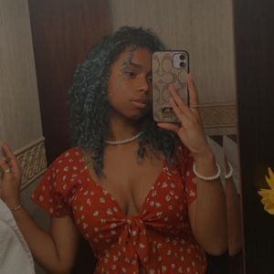 Meet your Posher, Amylee